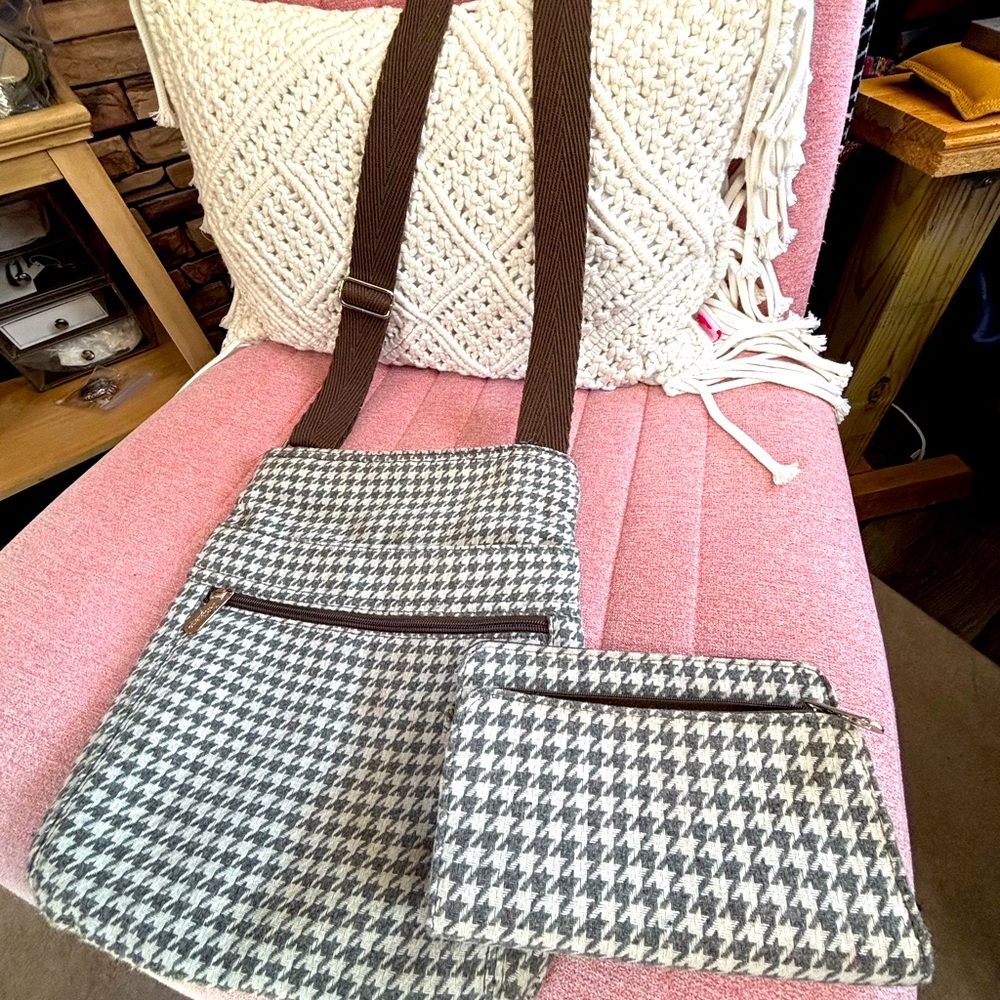 Thirty-one Houndstooth crossbody and matching wallet